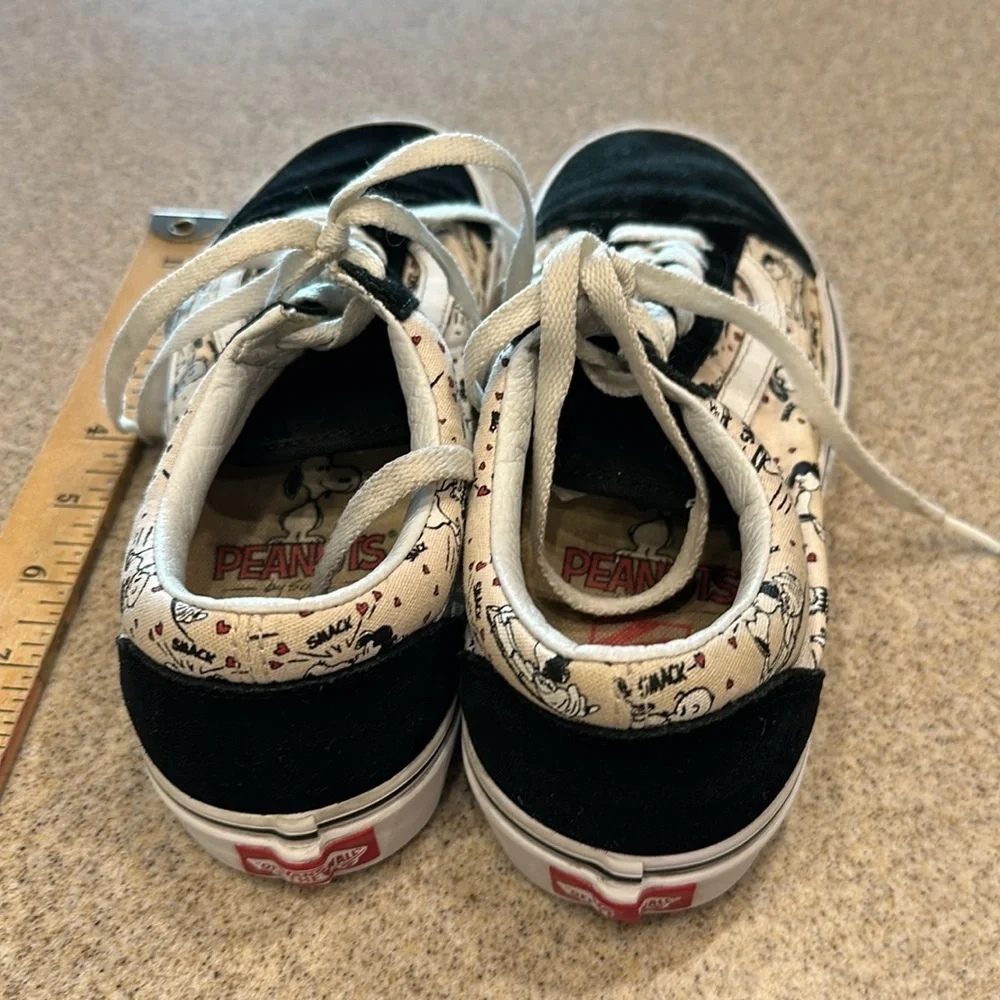 Vans lace up sneakers w/peanutsgang&hearts offwhite/blck/white/redheart  7W/5.5M - Picture 3 of 8